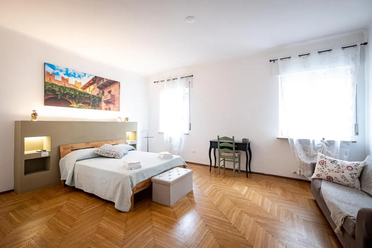 Bed and Breakfast Il Salotto Del Conte Verona 2*,  Italien